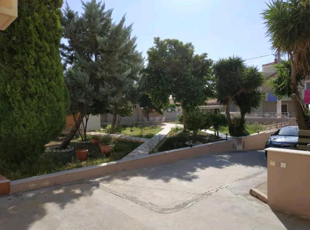 Ioannis Apartment Mégara Екстериор снимка